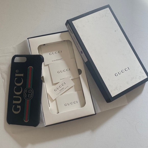 (CFL) Authentic Gucci iPhone 8 / iPhone SE 2nd Gen Phone case, New in Box - Picture 5 of 8